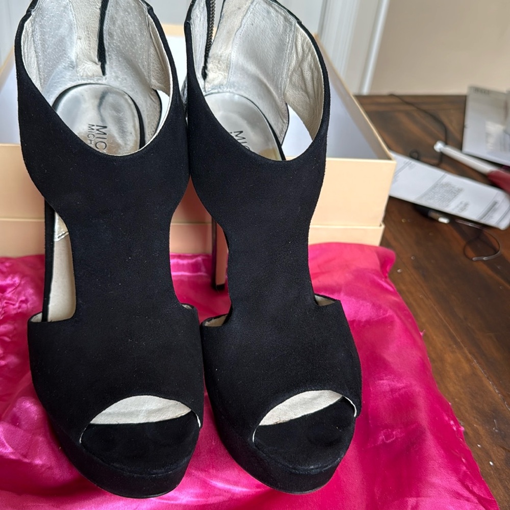 Michael Kors Black Textured Heels